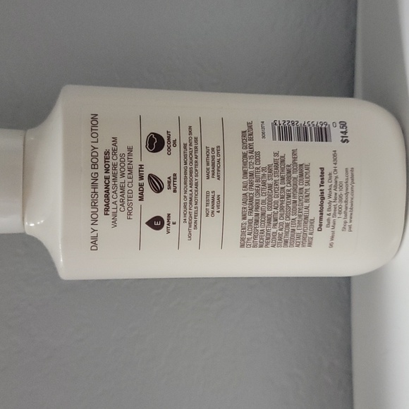 Bath & Body Works Snowflakes & Cashmere Lotion - Cream - Picture 2 of 2